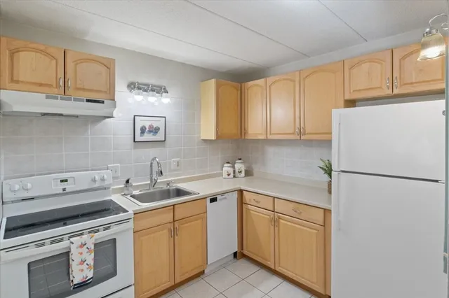 $385,000 | 40 High Street, Unit 207, Dedham, MA 02026