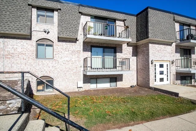 $385,000 | 40 High Street, Unit 207, Dedham, MA 02026