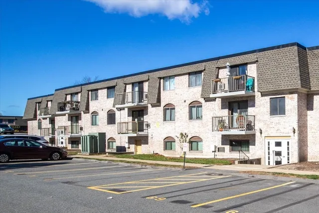 $385,000 | 40 High Street, Unit 207, Dedham, MA 02026