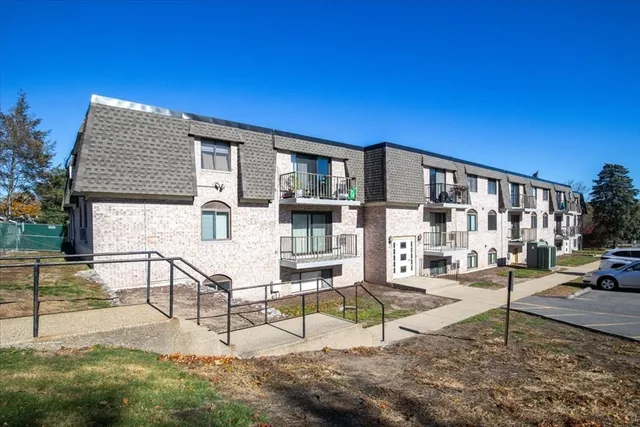 $385,000 | 40 High Street, Unit 207, Dedham, MA 02026