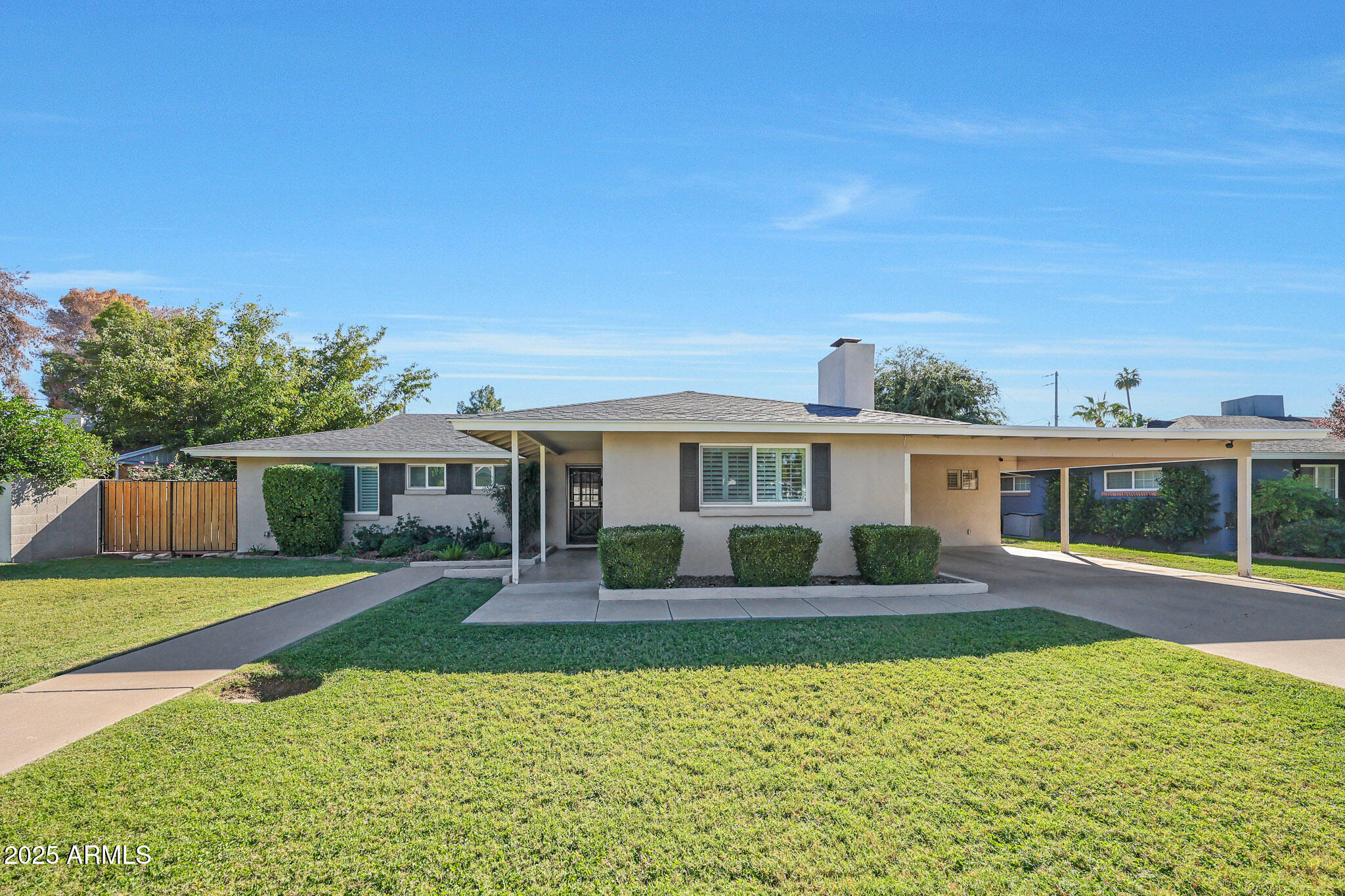 805 West Northview Avenue Phoenix, AZ 85021 - Photo 1 of 51 a front view of a house with a yard