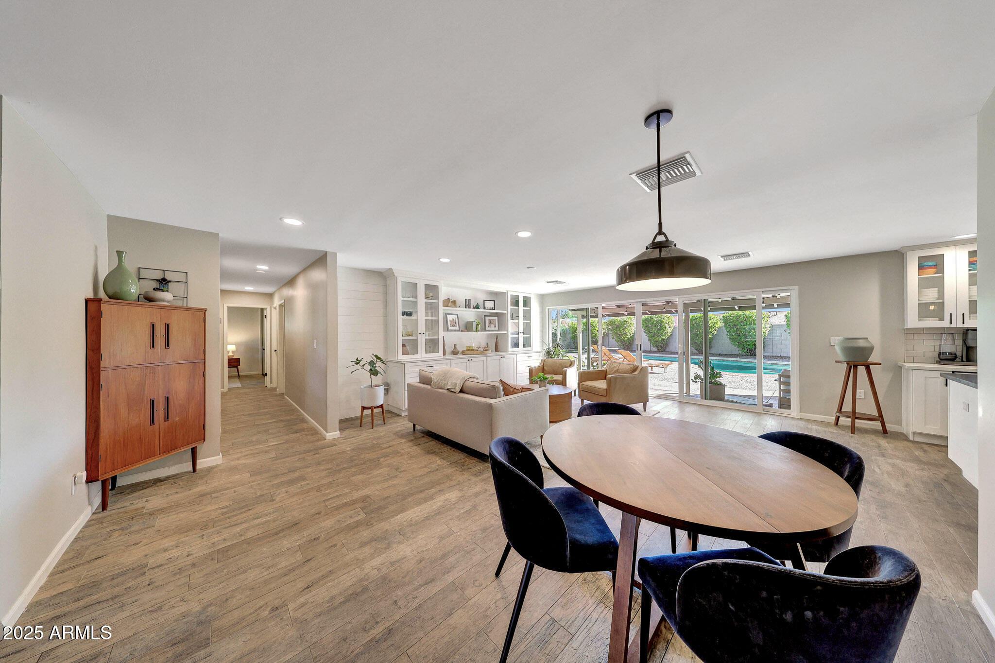 805 West Northview Avenue Phoenix, AZ 85021 - Photo 14 of 51 a view of a dining room with furniture