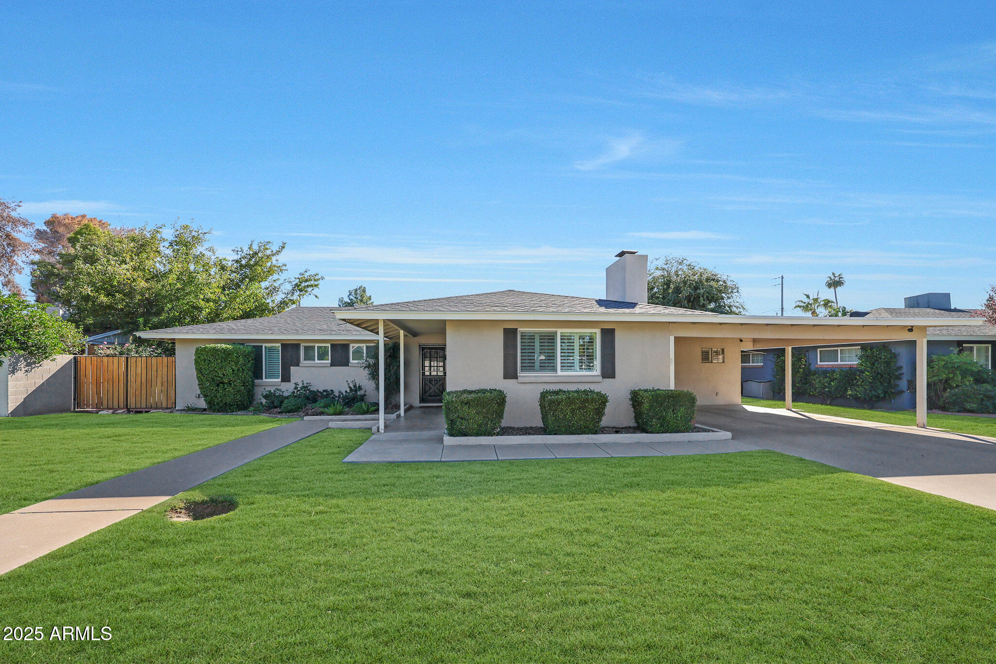 805 West Northview Avenue Phoenix, AZ 85021 - Photo 43 of 51 a front view of a house with a yard