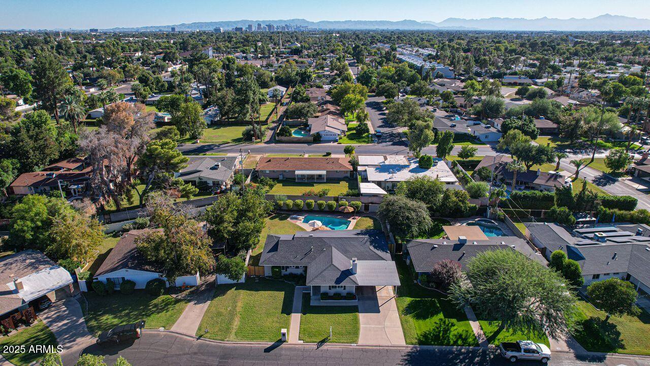 805 West Northview Avenue Phoenix, AZ 85021 - Photo 50 of 51 an aerial view of multiple house