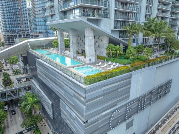 $4,950 | 68 Southeast 6th Street, Unit 3108, Miami, FL 33131