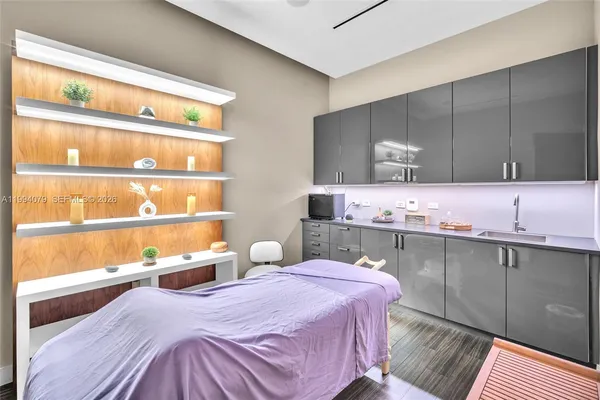 $4,950 | 68 Southeast 6th Street, Unit 3108, Miami, FL 33131