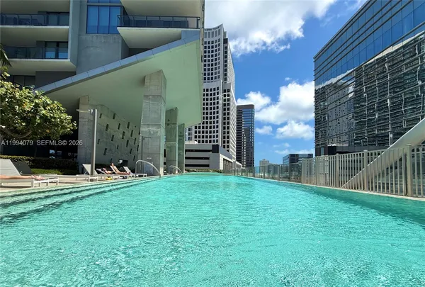 $4,950 | 68 Southeast 6th Street, Unit 3108, Miami, FL 33131