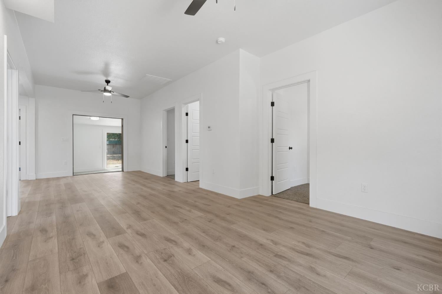 1145 D Street Reedley, CA 93654 - Photo 7 of 40 Gallery Image 7