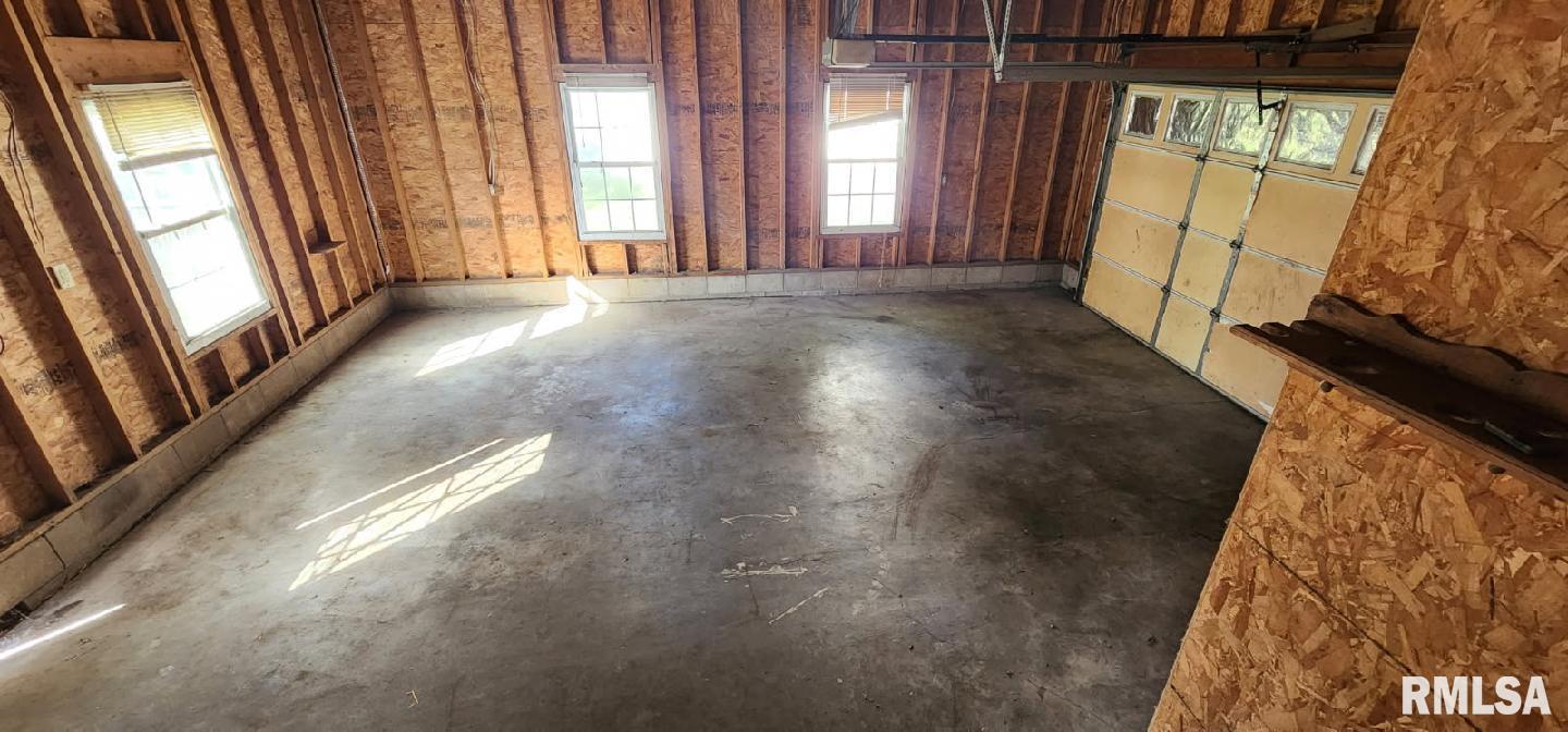 555 North Jackson Street Bushnell, IL 61422 - Photo 13 of 15