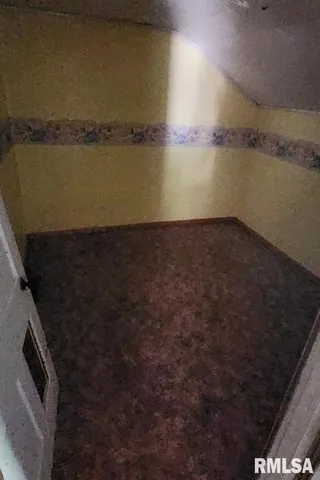 $39,900 | 555 North Jackson Street, Bushnell, IL 61422