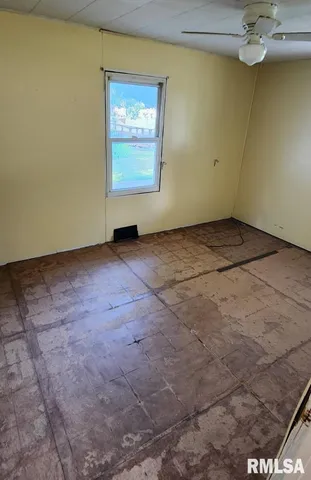 $39,900 | 555 North Jackson Street, Bushnell, IL 61422