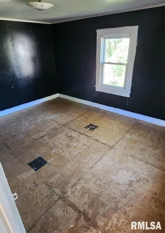 $39,900 | 555 North Jackson Street, Bushnell, IL 61422