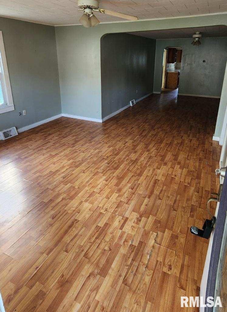 555 North Jackson Street Bushnell, IL 61422 - Photo 9 of 15