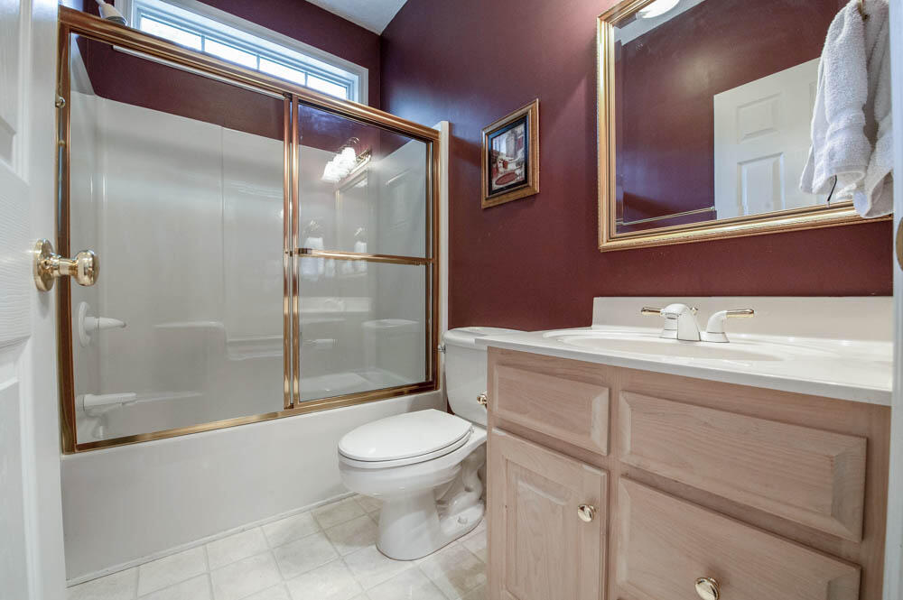 132 Riviera Road Aiken, SC 29803 - Photo 25 of 32 Spare bathroom!