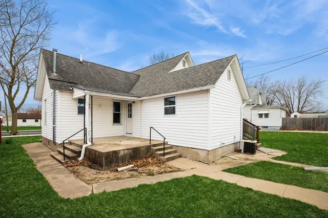 $135,000 | 707 19th Avenue, Fulton, IL 61252