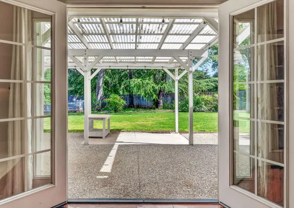 $585,000 | 19679 Midland Drive, Redding, CA 96003