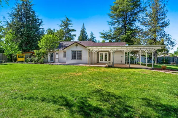 $585,000 | 19679 Midland Drive, Redding, CA 96003