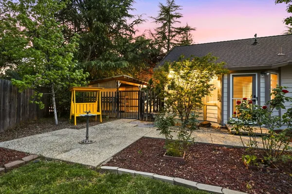 $585,000 | 19679 Midland Drive, Redding, CA 96003