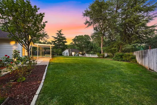 $585,000 | 19679 Midland Drive, Redding, CA 96003