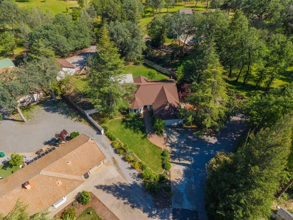 $585,000 | 19679 Midland Drive, Redding, CA 96003