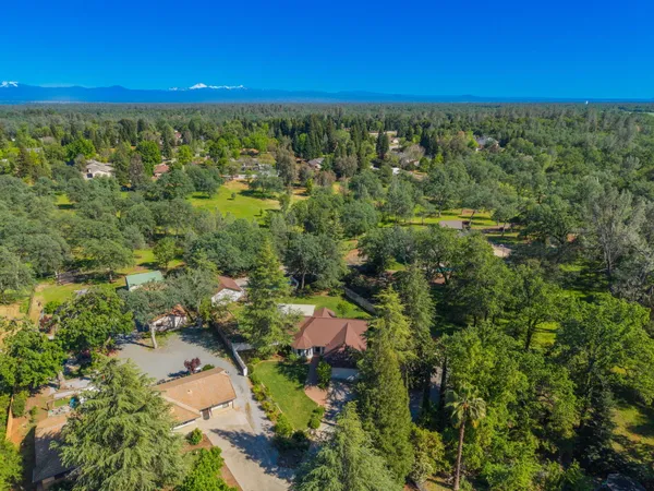 $585,000 | 19679 Midland Drive, Redding, CA 96003