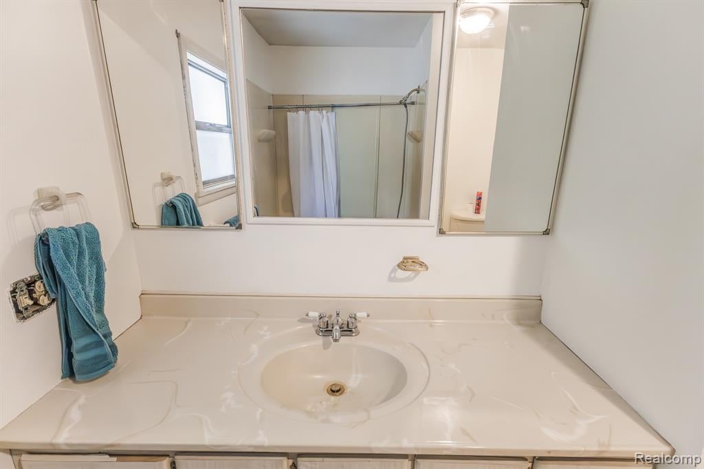 7800 Oak Road Millington, MI 48746 - Photo 16 of 32 Gallery Image 16