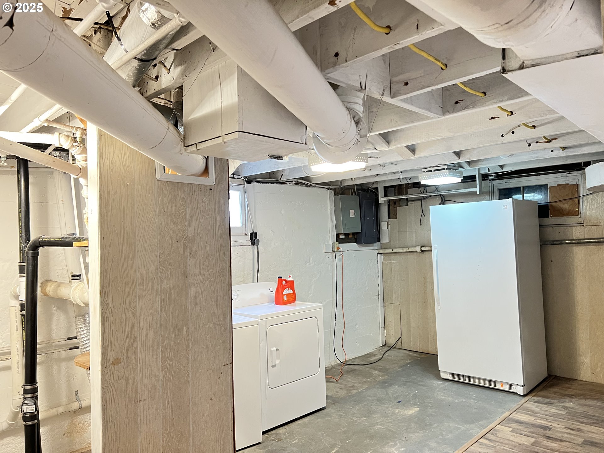 175 Baltimore Street Heppner, OR 97836 - Photo 21 of 28 a utility room with dryer and washer