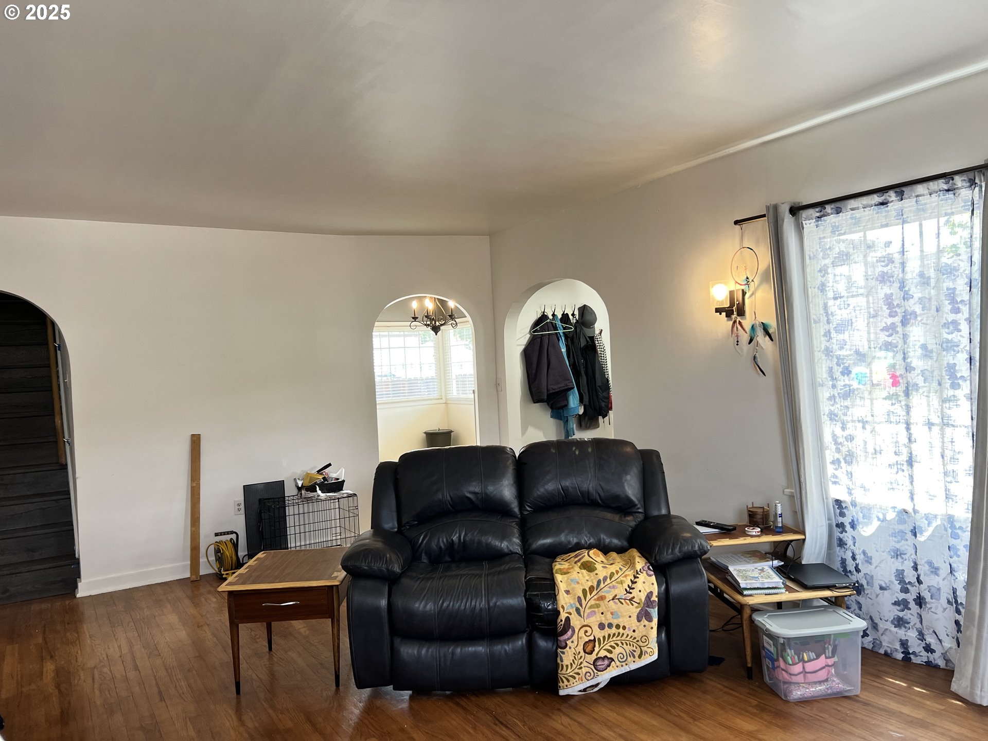 175 Baltimore Street Heppner, OR 97836 - Photo 4 of 28 a living room with furniture and a window