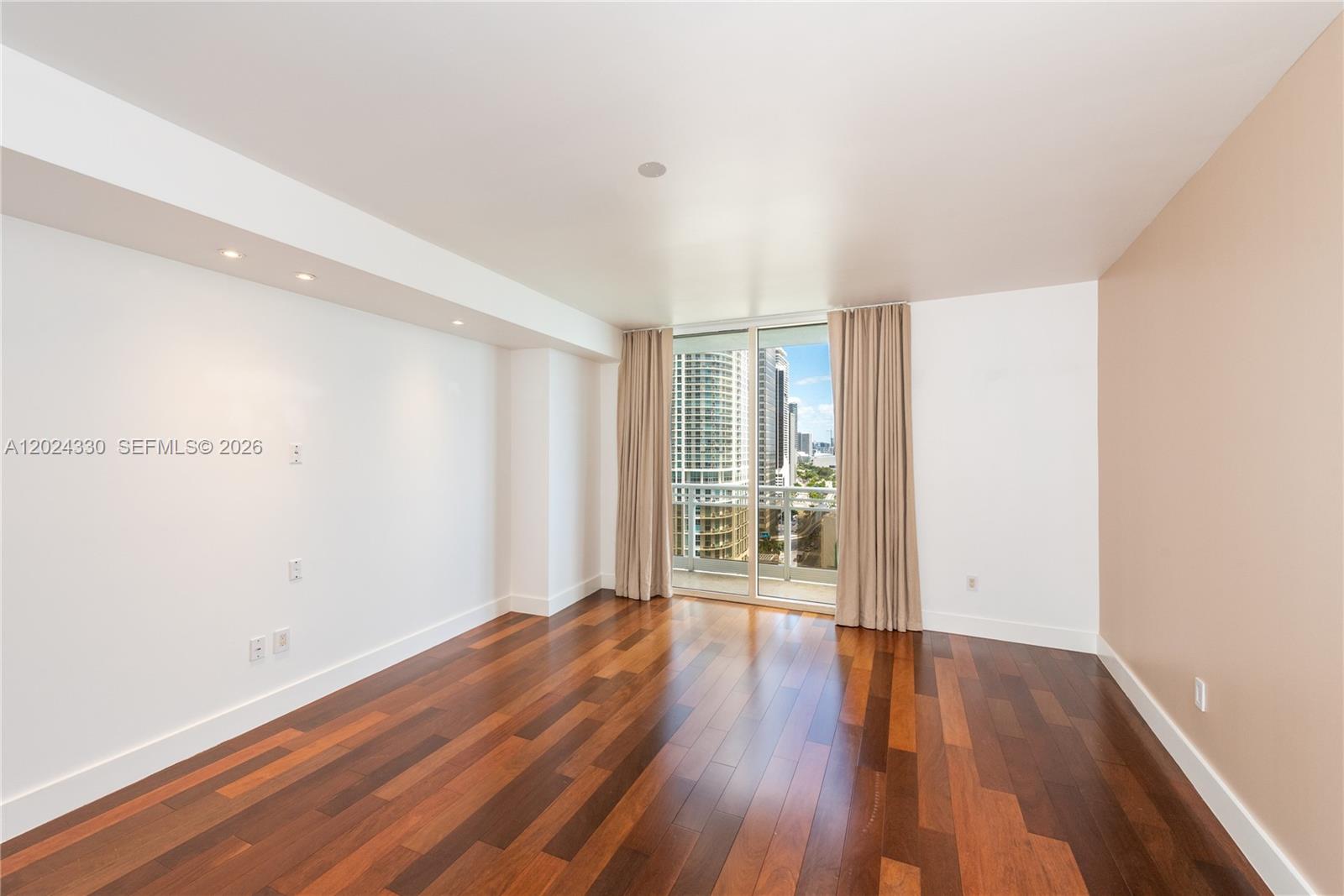 901 Brickell Key Boulevard, Unit 2006 Miami, FL 33131 - Photo 20 of 41 Primary Bedroom w/out Staging