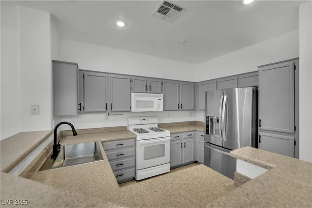 $1,625 | 3915 Palm Beach Street, Unit 201, Las Vegas, NV 89129