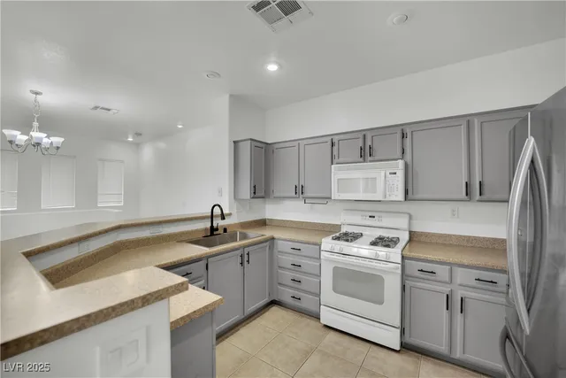 $1,625 | 3915 Palm Beach Street, Unit 201, Las Vegas, NV 89129