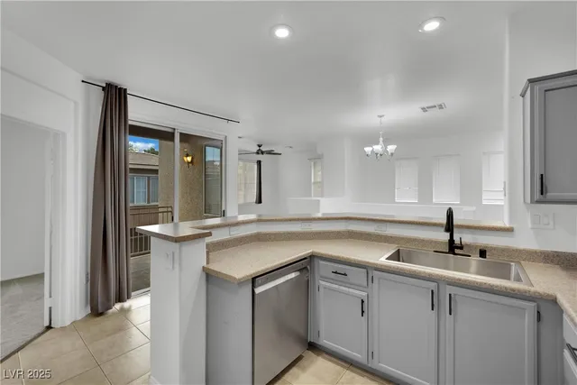 $1,625 | 3915 Palm Beach Street, Unit 201, Las Vegas, NV 89129