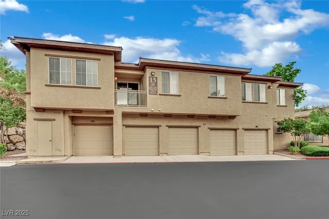 $1,625 | 3915 Palm Beach Street, Unit 201, Las Vegas, NV 89129