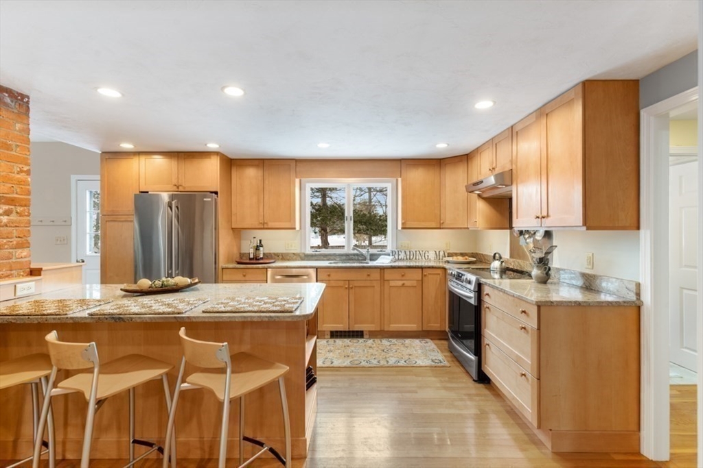 32 Granger Avenue Reading, MA 01867 - Photo 16 of 42