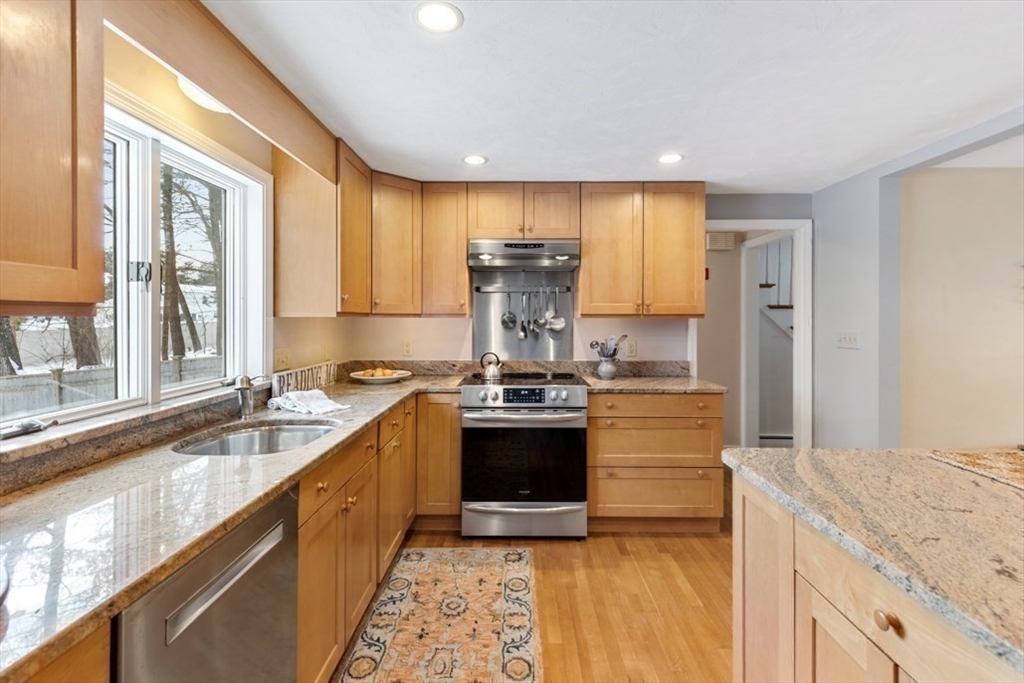 32 Granger Avenue Reading, MA 01867 - Photo 18 of 42