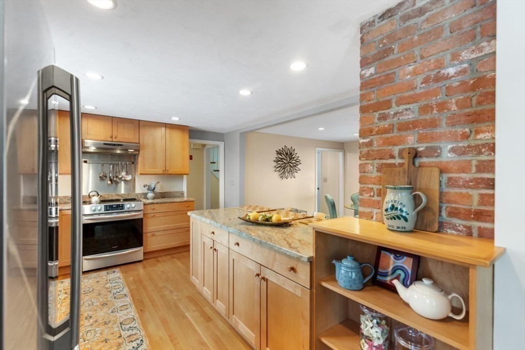 32 Granger Avenue Reading, MA 01867 - Photo 19 of 42