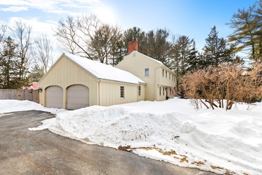 32 Granger Avenue Reading, MA 01867 - Photo 4 of 42