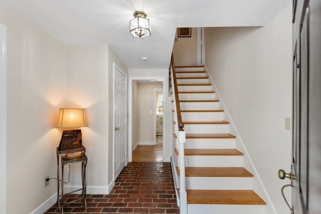 32 Granger Avenue Reading, MA 01867 - Photo 6 of 42