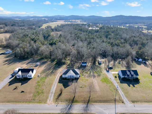 $215,900 | 41 Volunteer Road, Petersburg, TN 37144