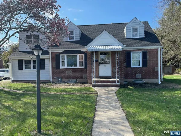 $2,200 | 41 Locust Avenue, Emerson, NJ 07630