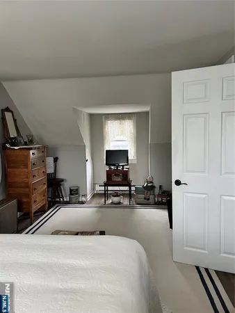 $2,200 | 41 Locust Avenue, Emerson, NJ 07630
