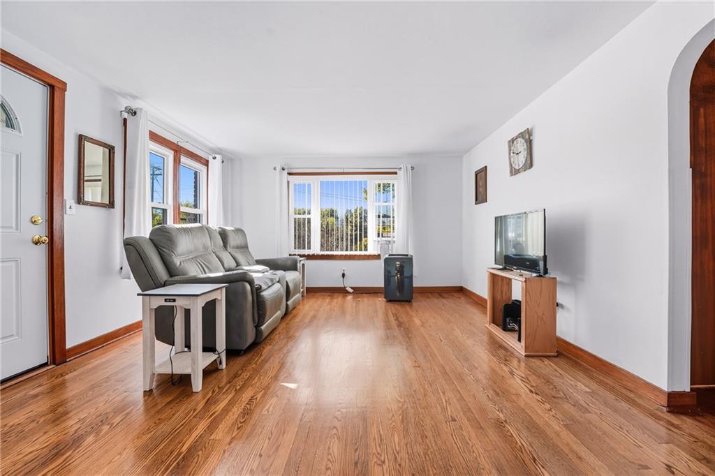 105 Williamson Road Greenville, PA 16125 - Photo 14 of 27 a workspace with furniture window and wooden floor