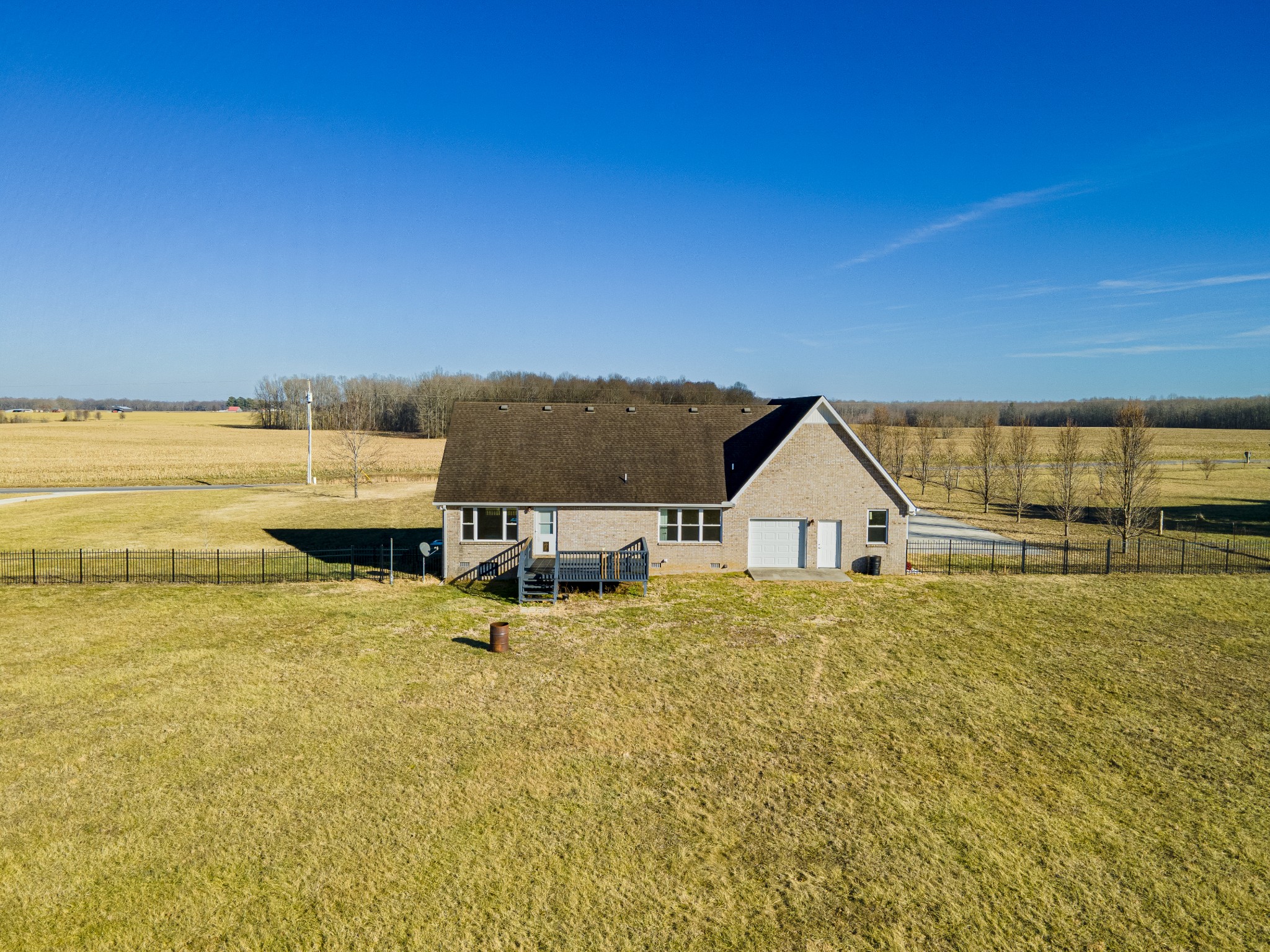 6875 Maple Springs Road Manchester, TN 37355 - Photo 12 of 36 a view of a swimming pool with an ocean view