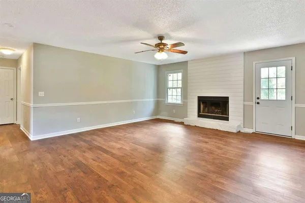 $1,990 | 180 Nectarine Drive, Newnan, GA 30265