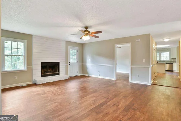 $1,990 | 180 Nectarine Drive, Newnan, GA 30265