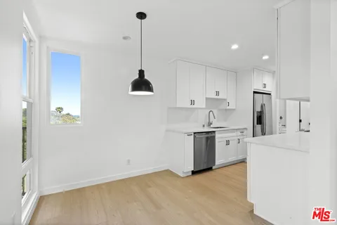 $899,000 | 23901 Civic Center Way, Unit 126, Malibu, CA 90265
