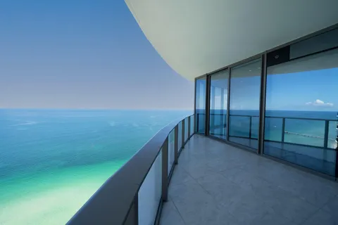 a view of a room with an empty space