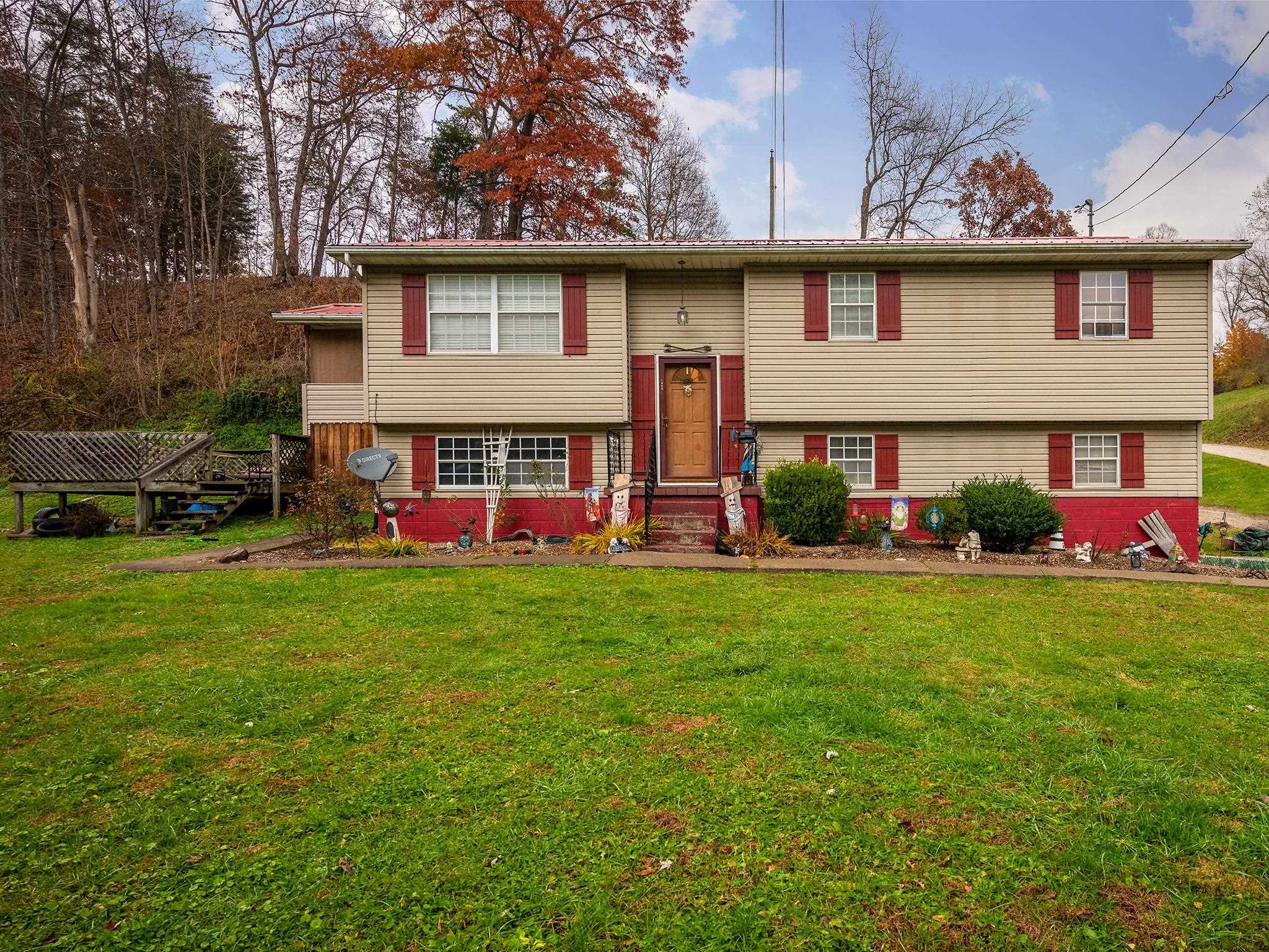1096 Newmans Branch Road Milton, WV 25541 - Photo 2 of 15 Gallery Image 2