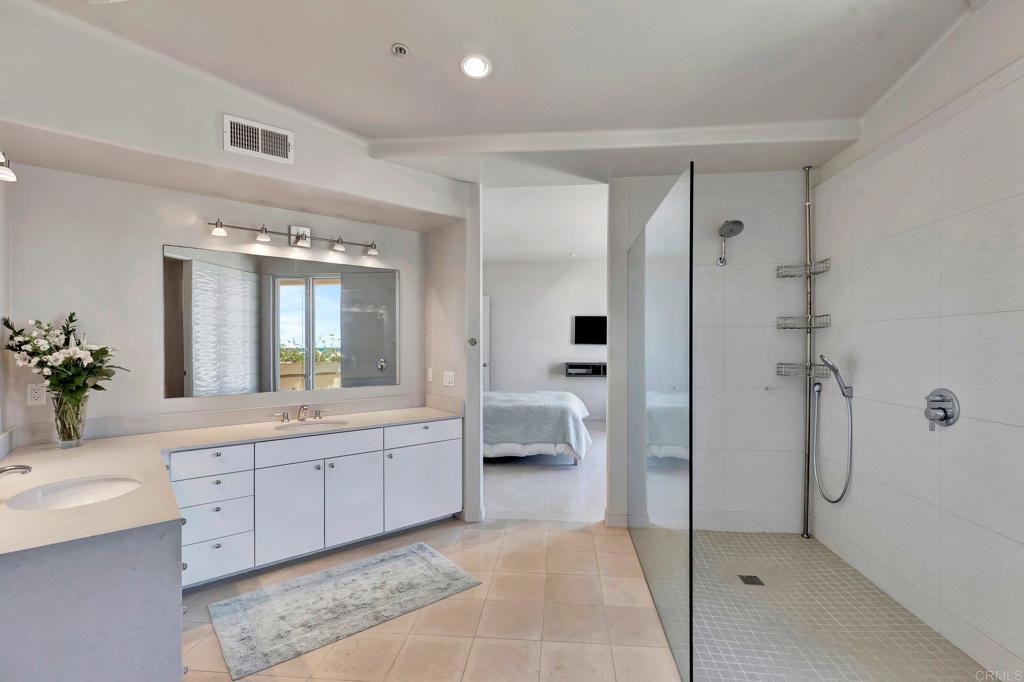 302 Prospect Street, Unit PH #1 La Jolla, CA 92037 - Photo 17 of 52