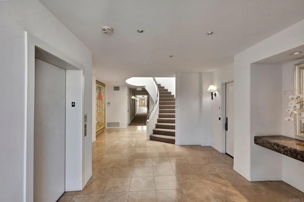 302 Prospect Street, Unit PH #1 La Jolla, CA 92037 - Photo 33 of 52